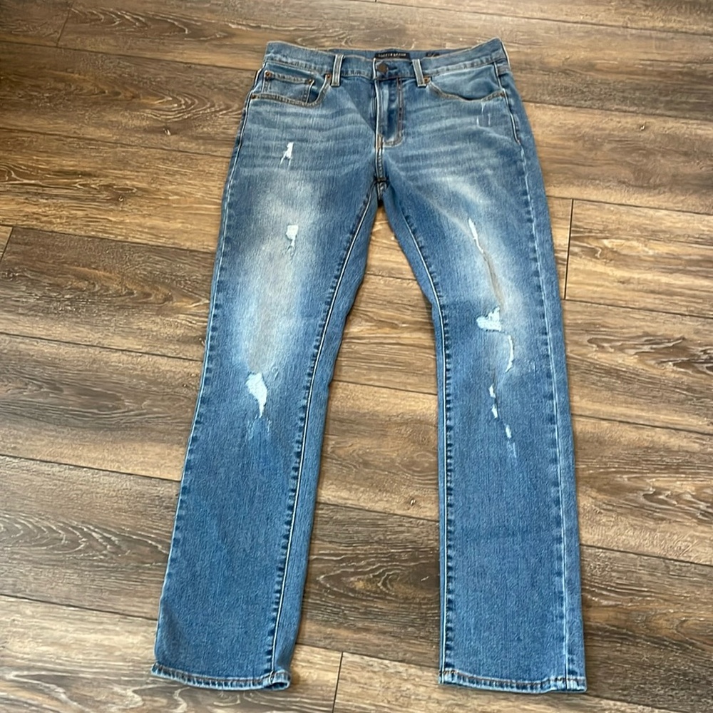 Lucky Brand 410 Athletic Distressed Jean 30/32